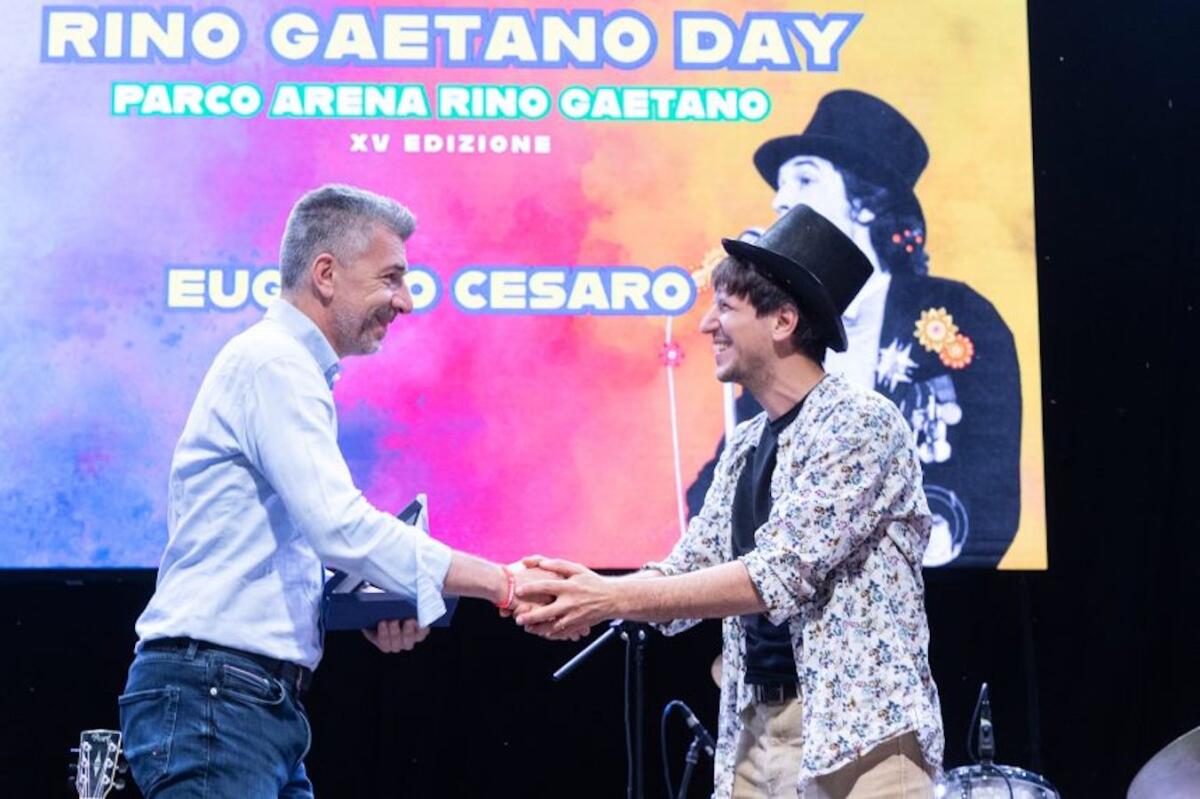 Gli Eugenio in Via Di Gioia ricevono il Premio Rino Gaetano - 