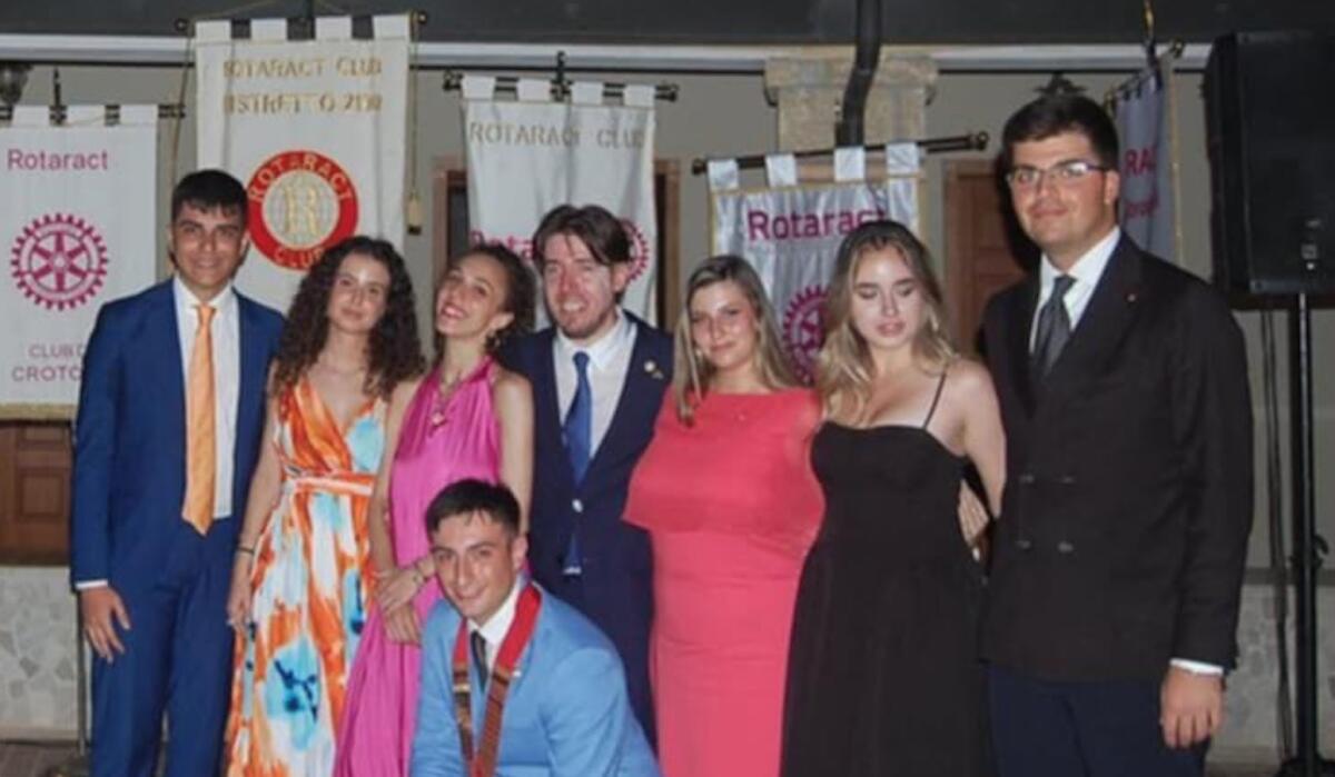 Crotone - Il Rotaract dona una poltrona per la chemioterapia all’Ospedale San Giovanni di Dio - 