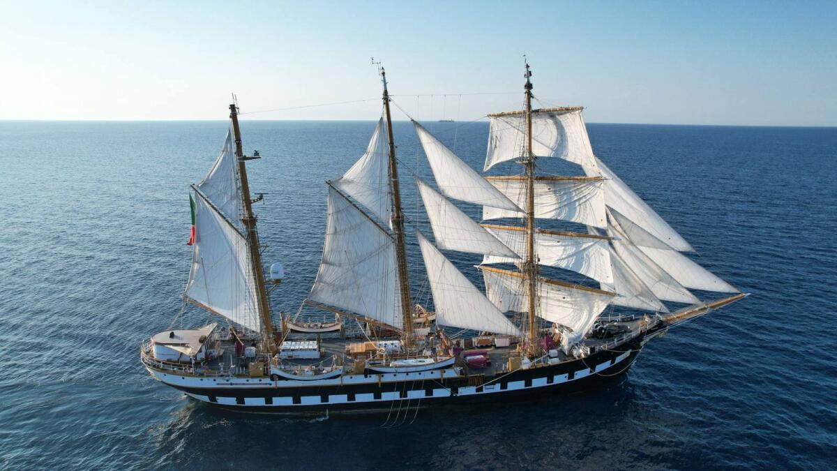 La Nave Palinuro approda a Catanzaro - 