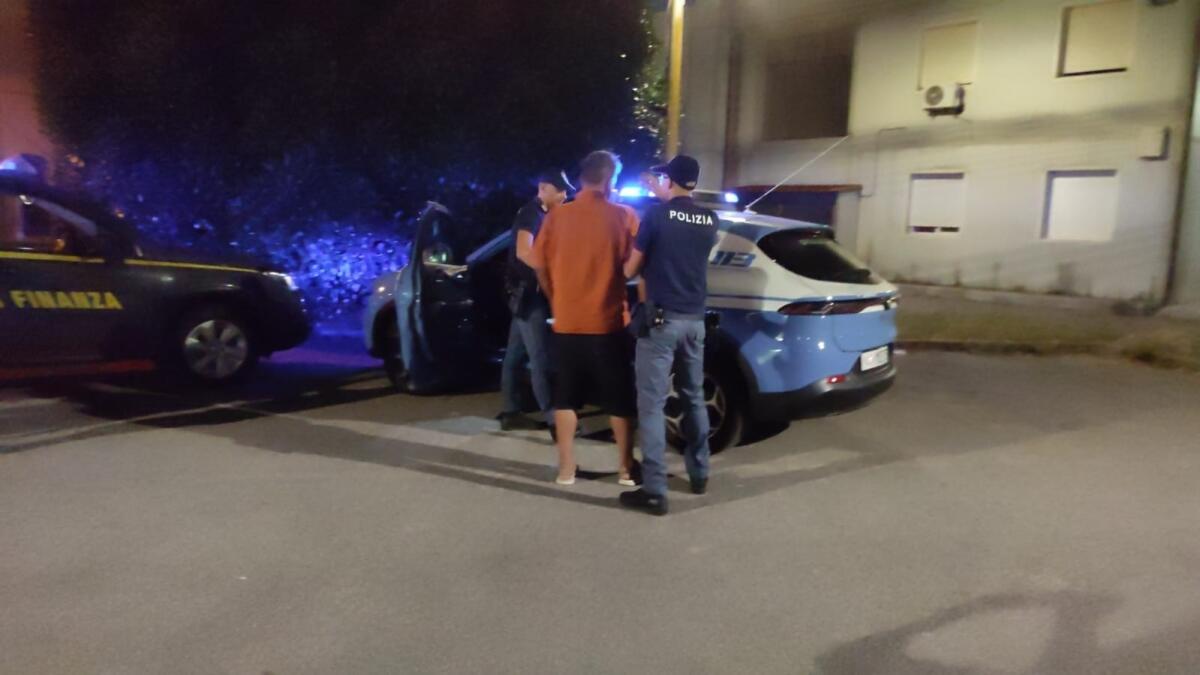 Migranti sbarcati a Crotone: identificati e arrestati due scafisti iracheni - 