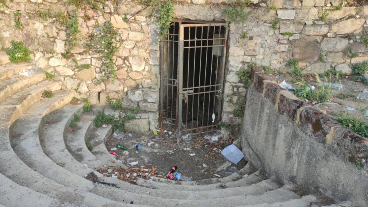 Nei Quartieri di Crotone - Il fascino della villetta intaccato dall'inerzia dell'uomo - 