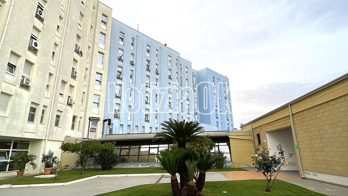 Crotone - Lettera aperta di un cittadino: «Ascensori pericolosi all’Ospedale, serve un intervento urgente» - 