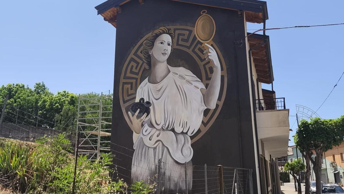L'antica Laos rivive sui muri di Santa Maria del Cedro: arte urbana per raccontare la Magna Grecia - 