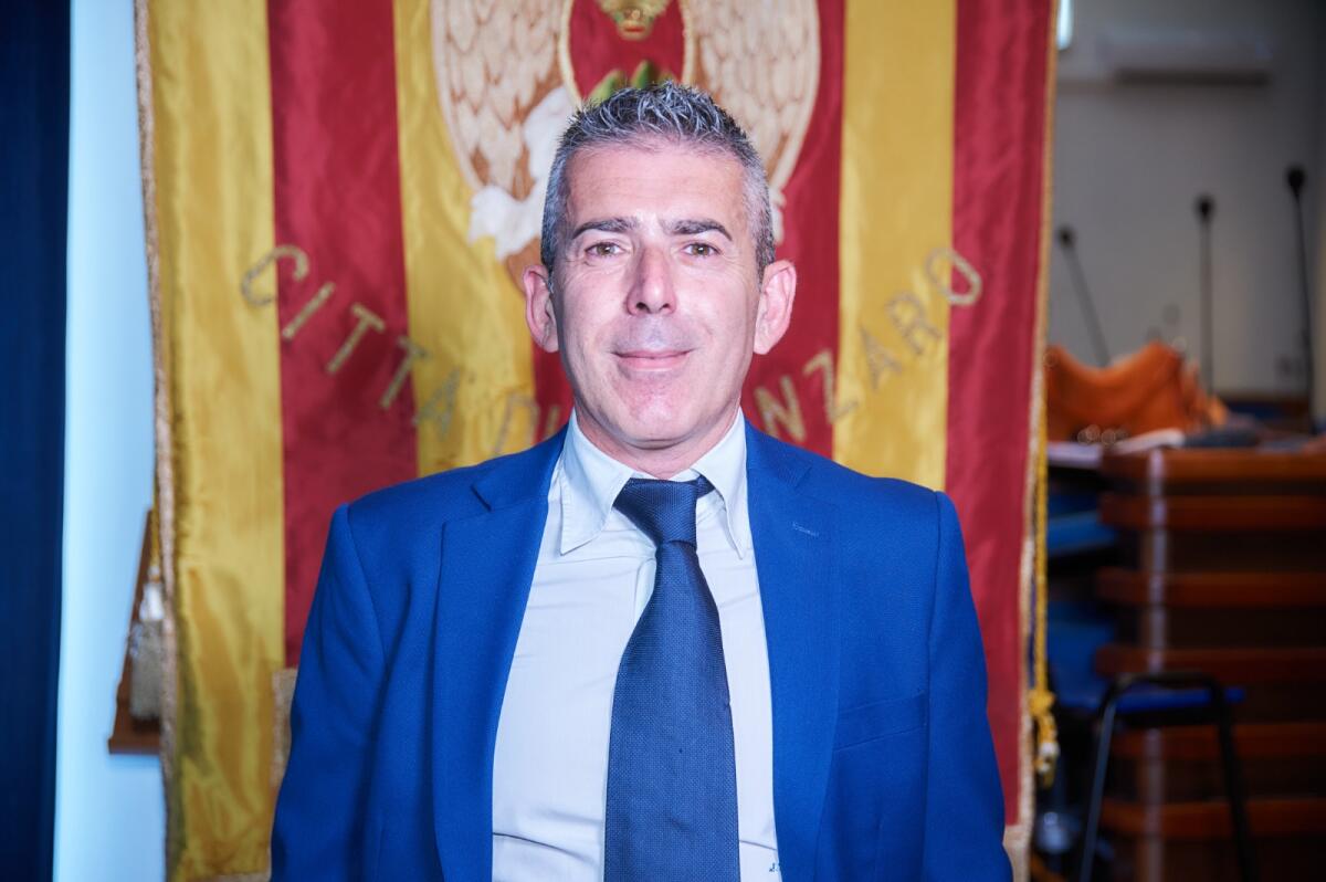 Catanzaro, Veraldi: Scarsa trasparenza su aggiudicazione gara alaggio e varo al Porto - 
