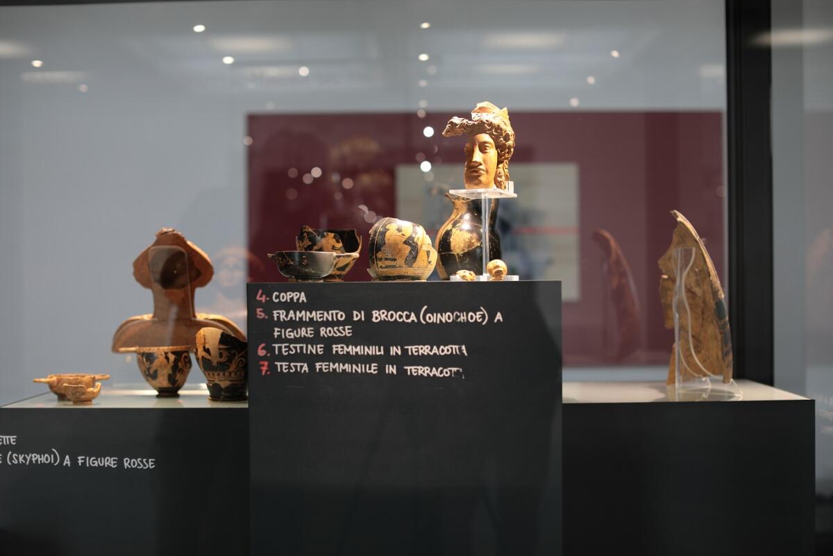 Al Parco Archeologico di Sibari debutta la rassegna “Copia-Copiae” con le opere di Claudio Abate -