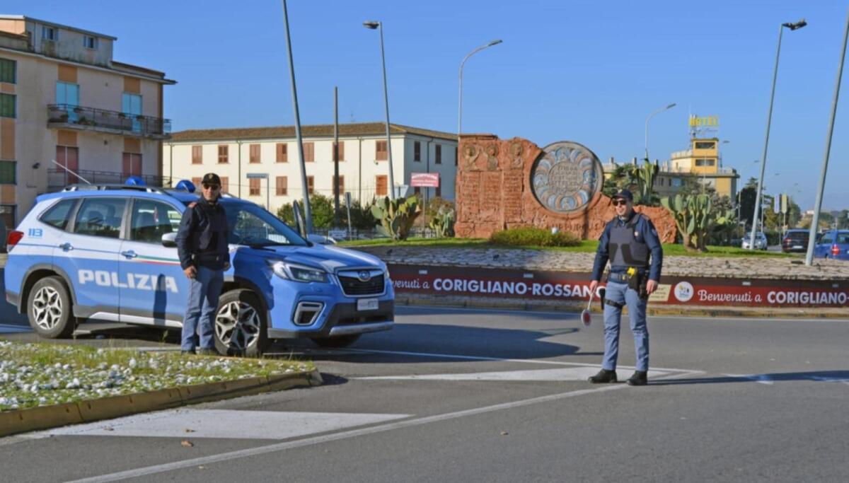 Corigliano-Rossano, arrestato in flagranza dagli agenti della squadra volante per rapina impropria - 