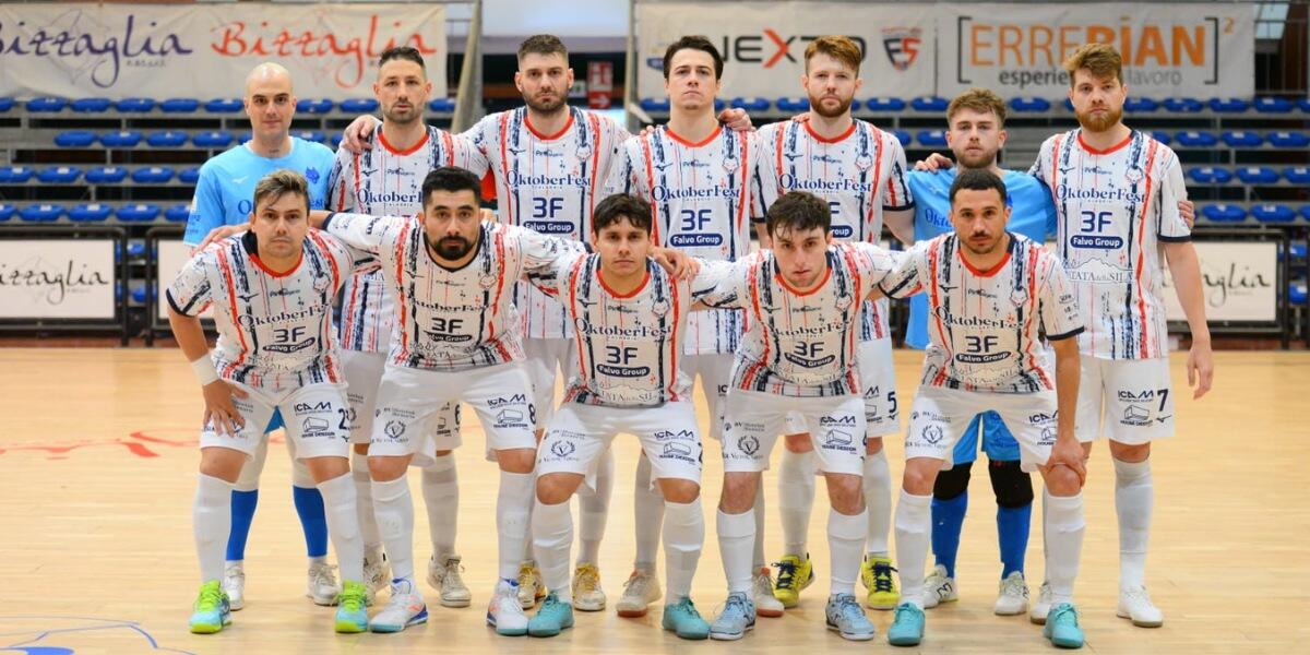 Calcio a 5 - La Pirossigeno Cosenza si prepara in vista della sfida decisiva playout - 