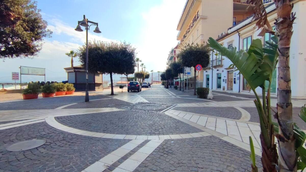 Crotone - Sul lungomare iniziativa per dire no alla violenza sulle donne, cambia la viabilità - 