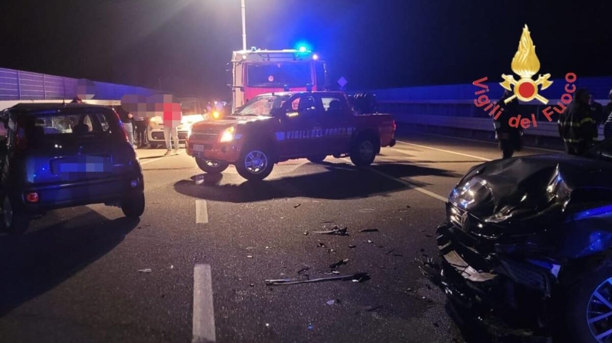 Sabato sera di sangue, donna muore in un incidente. Tre i feriti - 