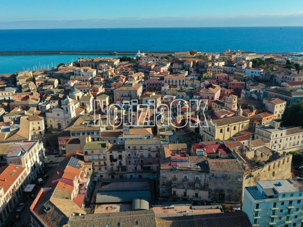 Crotone piace sempre di più: oltre 600 mila turisti e nuovi strumenti per crescere - 