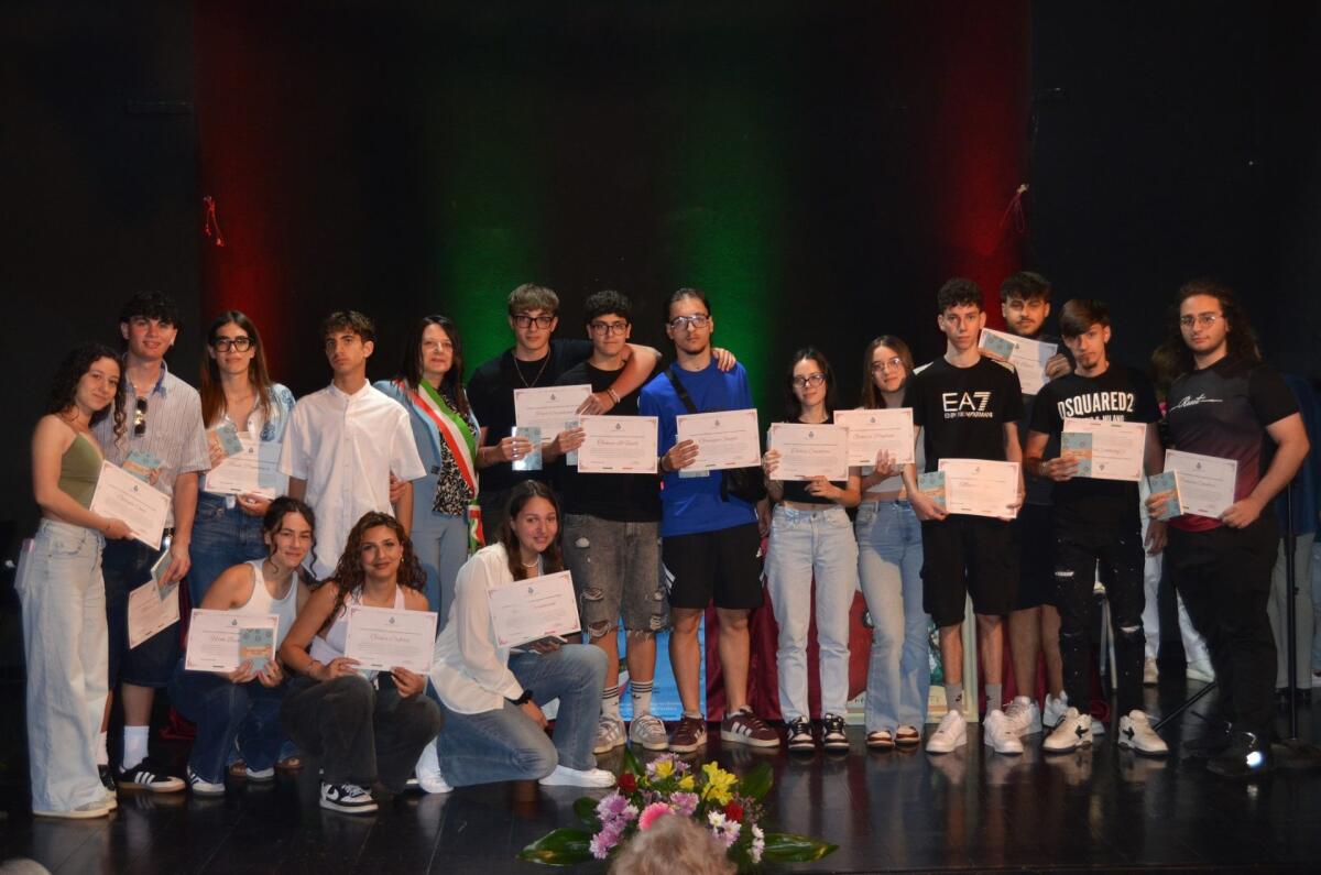 Al Tetro Comunale di San Fili lo spettacolo "Costituzione. Pace. Amore" -