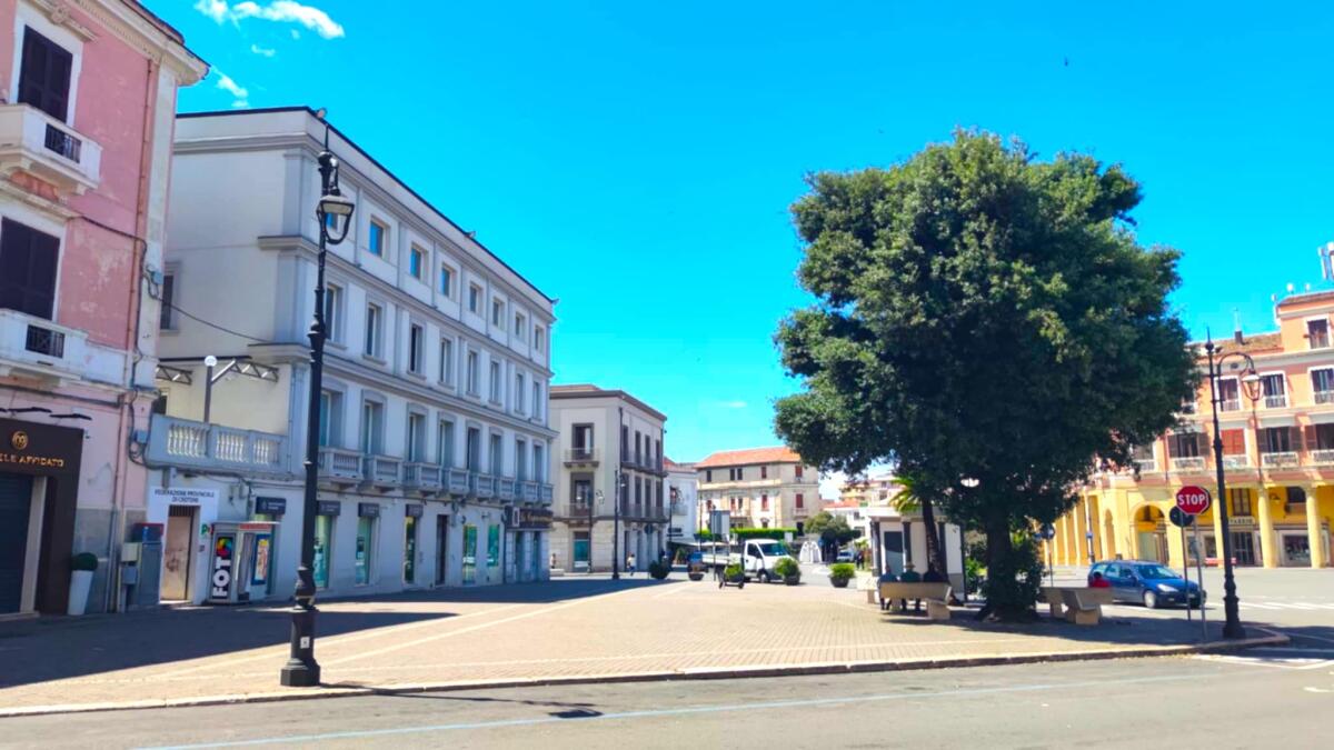 PD - Piazza Pitagora "cancellata": un’occasione persa per Crotone" - 