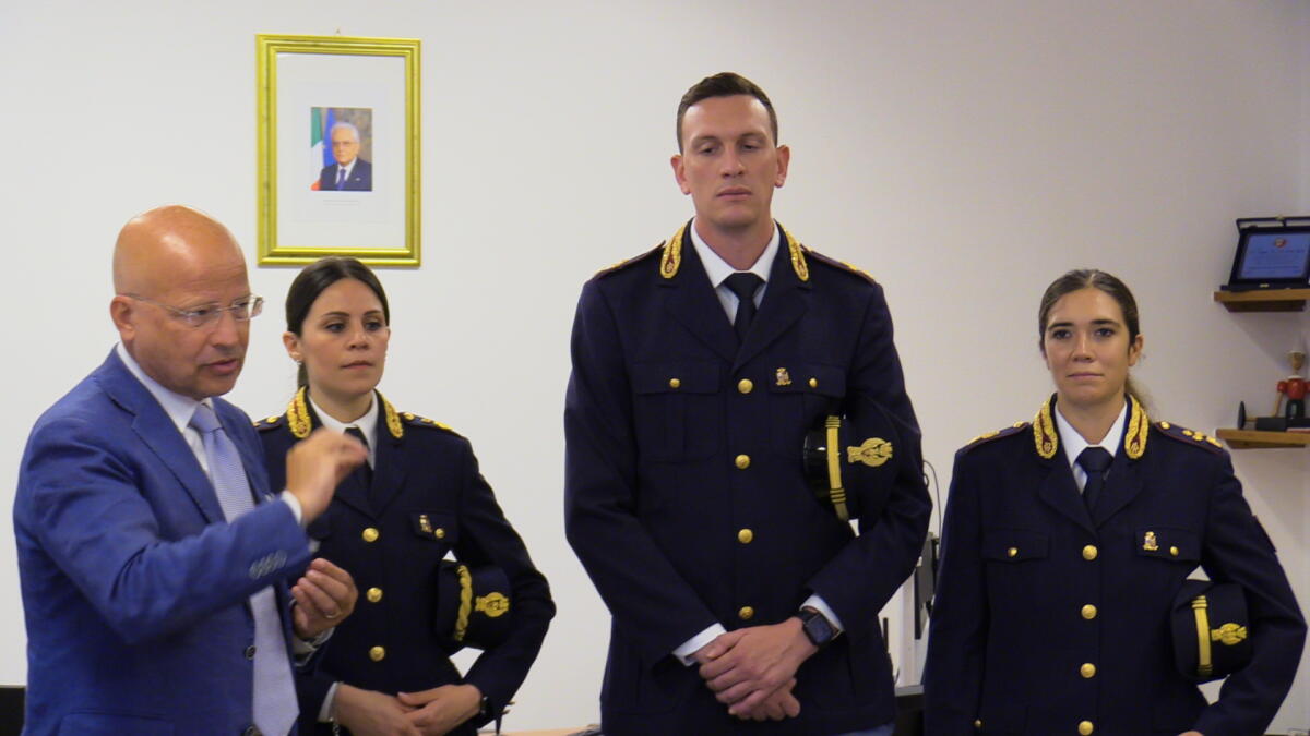 (VIDEO) Crotone, tre nuovi funzionari in Questura: giovani simbolo dell’impegno dello Stato sul territorio - 