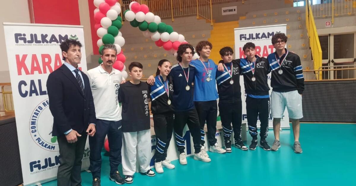 Trionfo Accademia Karate Crotone al 2° Memorial Maurino di Karate - 