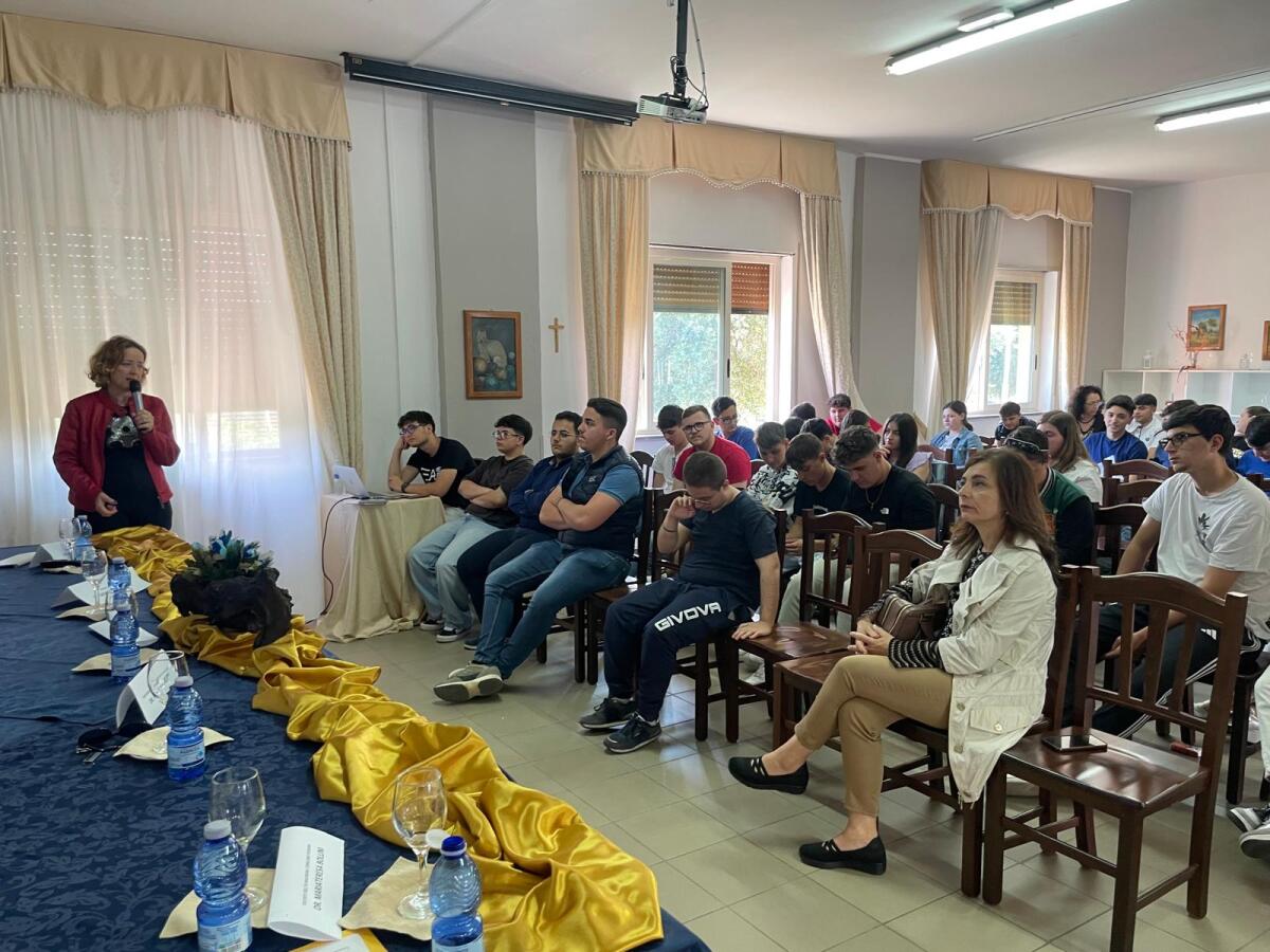 Seminario all'IIS Majorana: biodiversità vegetale, dalla teoria alla pratica per gli studenti di agrario e alberghiero - 