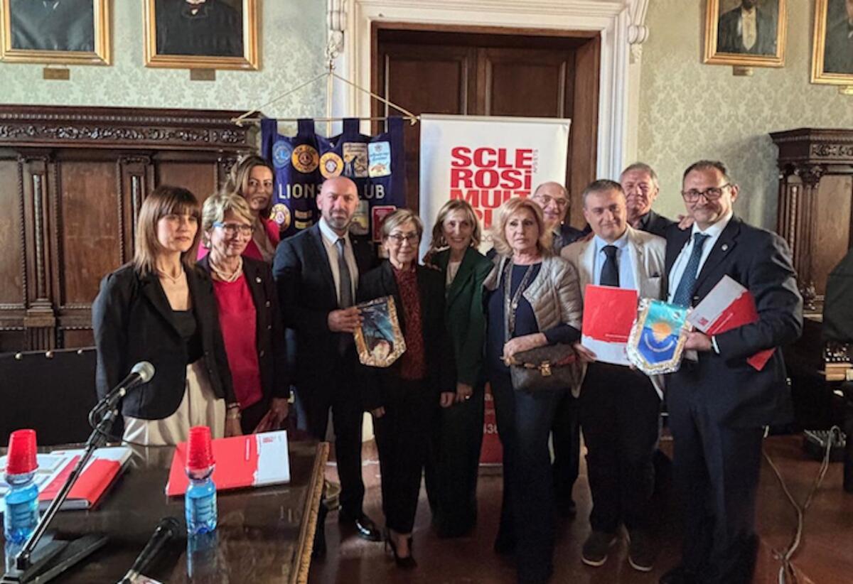 Catanzaro - Dialogo, scienza e solidarietà, successo per l’evento Lions sulla sclerosi multipla - 