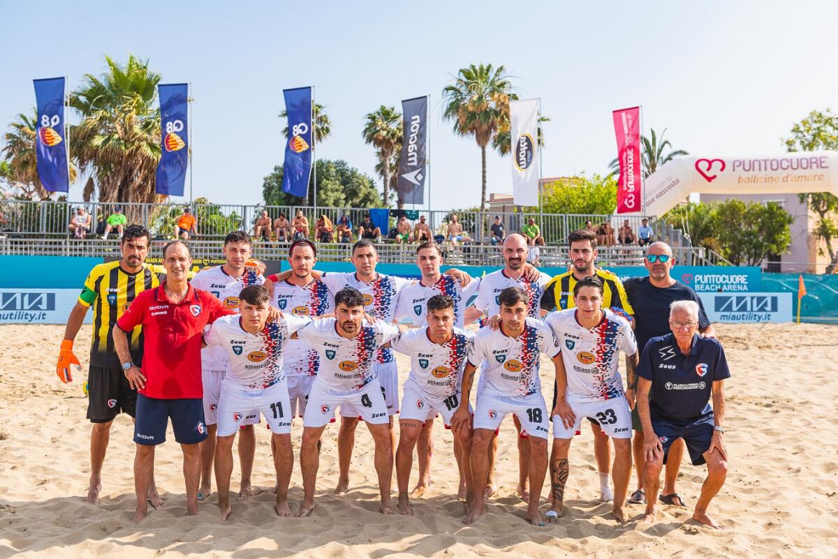 Beach Soccer - Sakro Crotone, partenza in salita ma lo spirito non manca: oggi derby contro il Lamezia - 