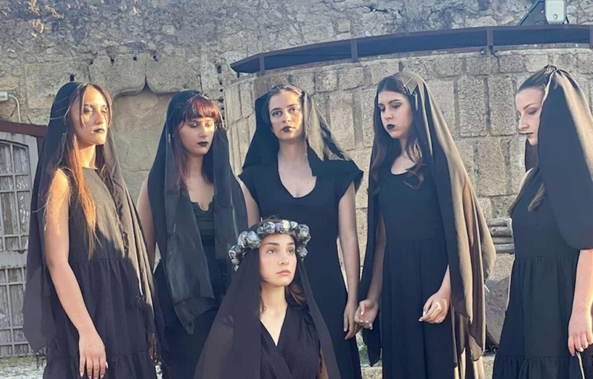 Crotone - Successo per lo spettacolo “Il canto delle Troiane” del Liceo Classico - 