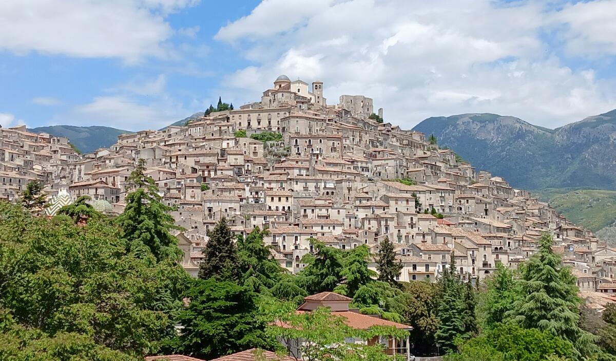 Morano Calabro punta sull’accoglienza: il 23 giugno la presentazione del nuovo ciclo formativo della Scuola di Ospitalità -