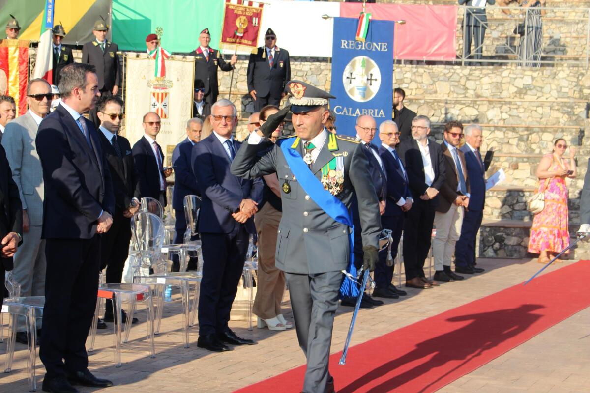 Catanzaro celebra il 251° Anniversario della Fondazione della Guardia di Finanza - 