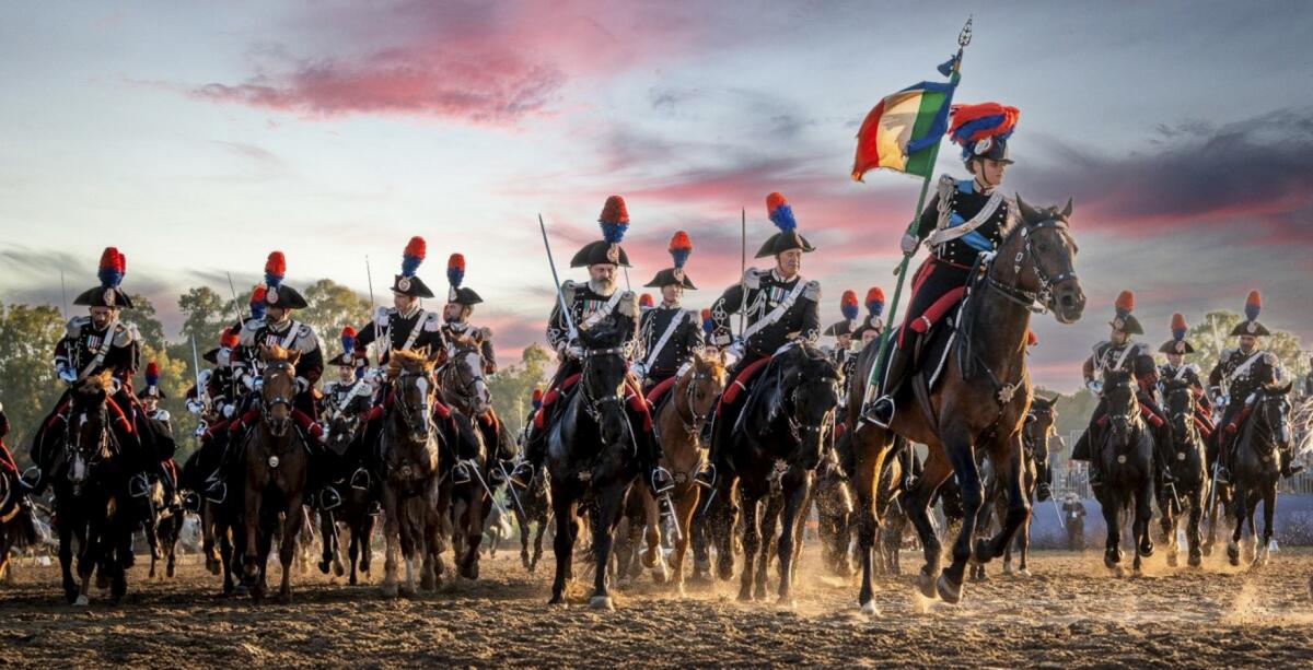L'Arma dei Carabinieri, festeggia oggi 211 anni di storia: deposta una corona d'alloro al Monumento ai Caduti nella Caserma di Catanzaro - 