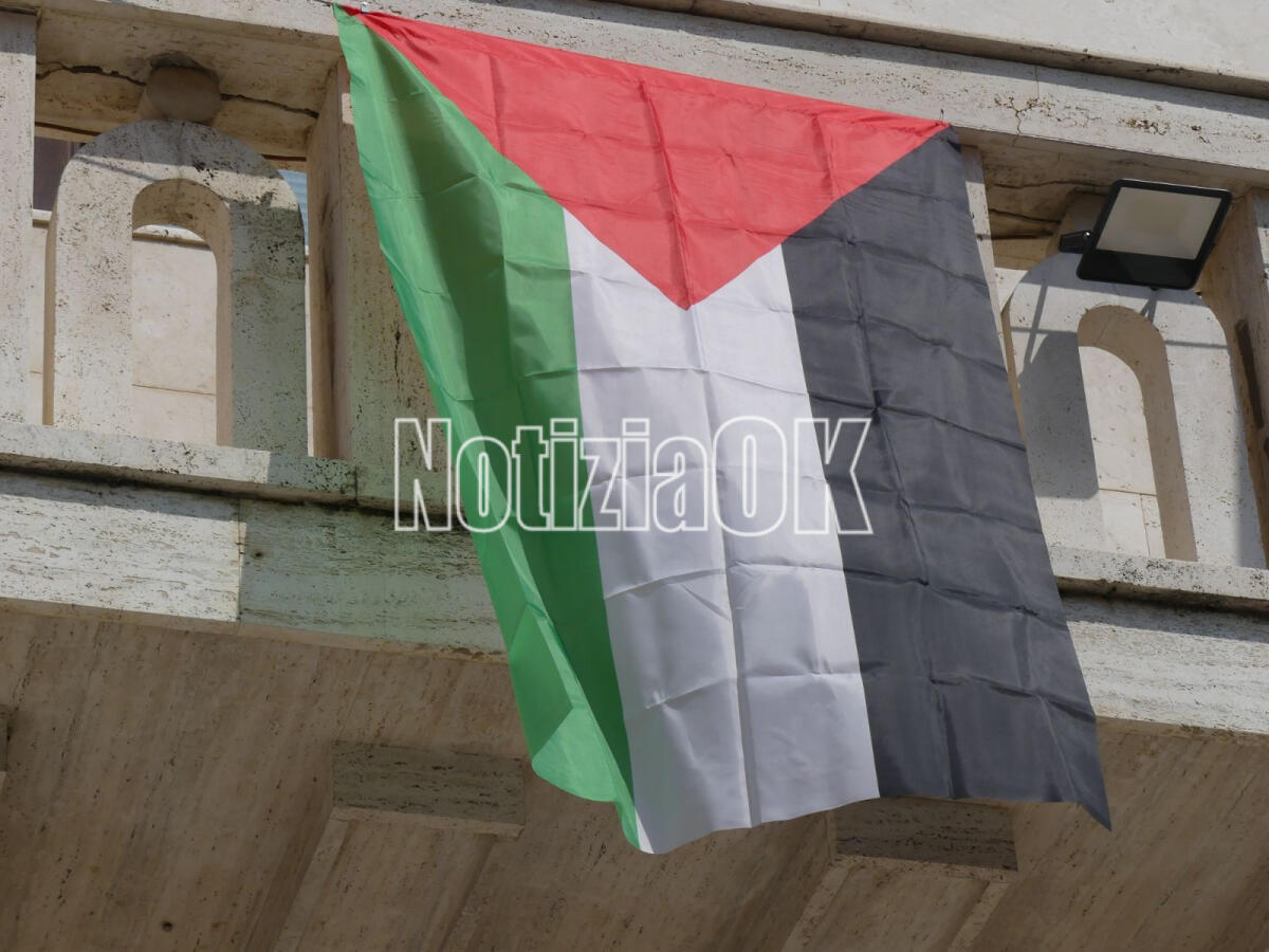 Crosia, “Tutti giù per terra”: manifestazione in solidarietà con il popolo palestinese -
