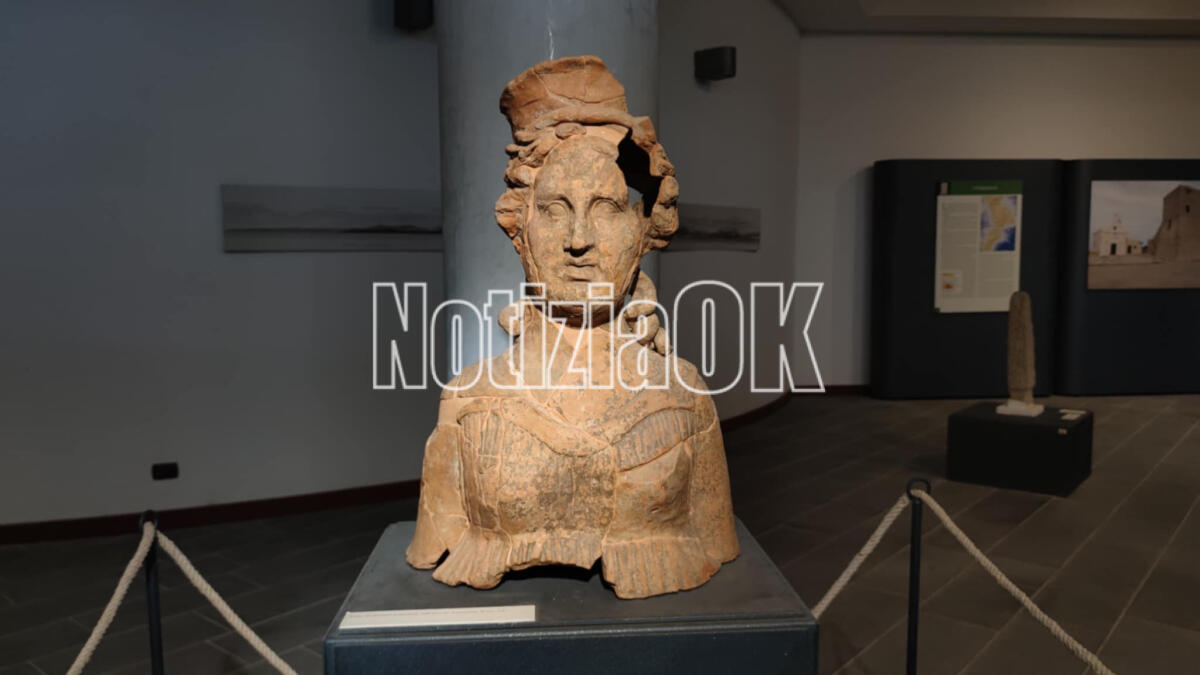 (Foto) Tesori antichi a Capocolonna, diverse visite al Museo Archeologico - 