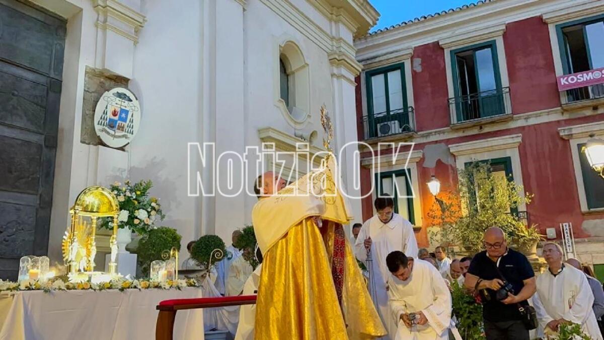 Crotone celebra il Corpus Domini con Messa all'aperto e processione - 