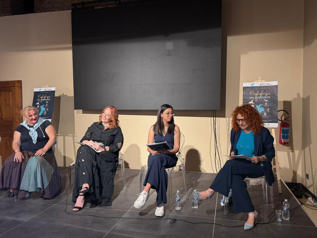 Santa Severina ospita “I Cavalieri di Aristofane” per la chiusura di Calabria in Fabula 2025 - 
