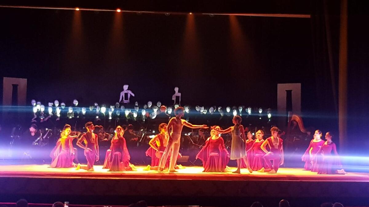(Foto) Cosenza - Passione e talento in scena: sold out per “Romeo &amp; Juliet” dell’IIS Lucrezia della Valle - 