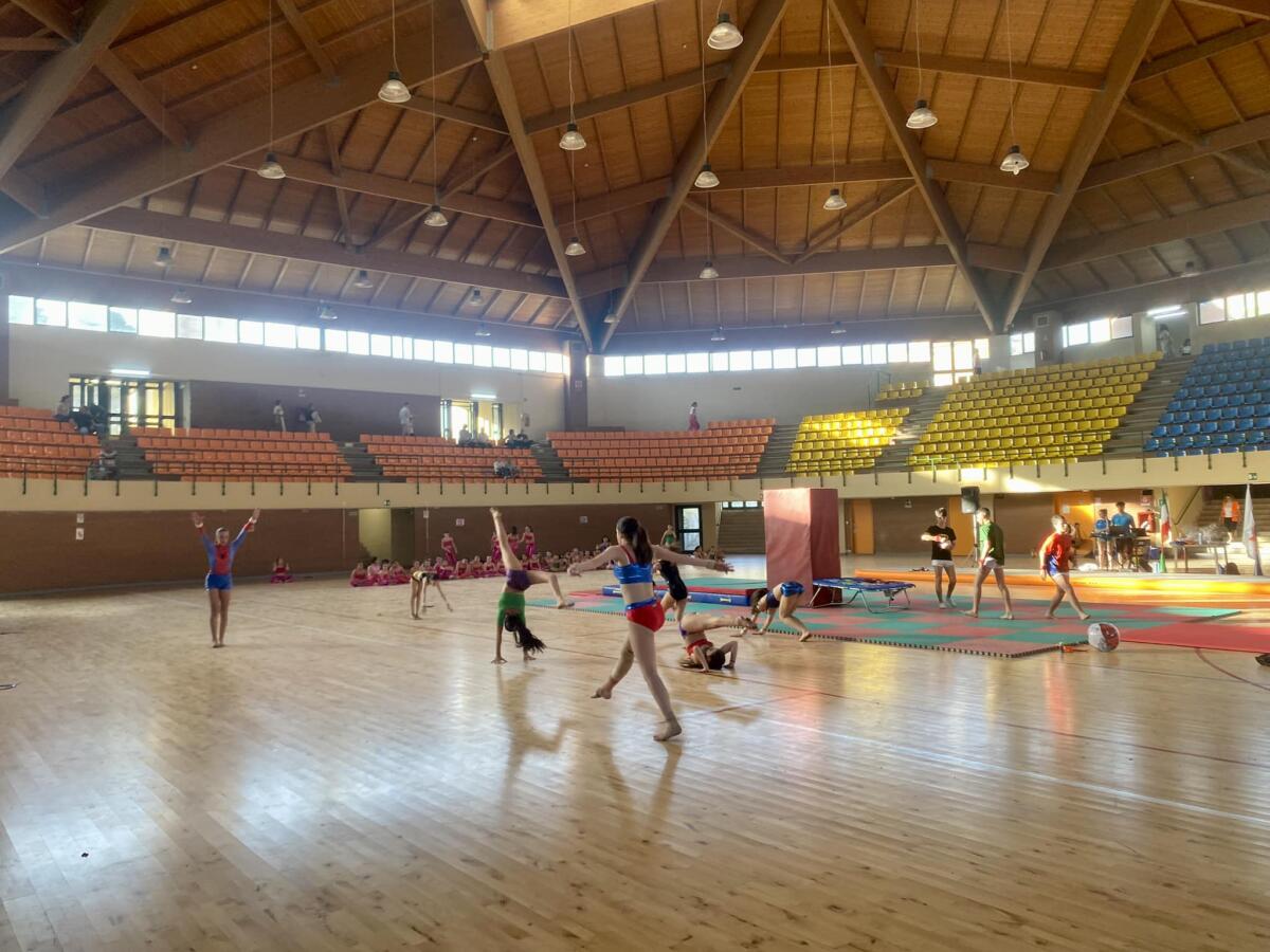 Al PalaMilone successo per il saggio di fine anno della Ginnastica Magna Graecia - 