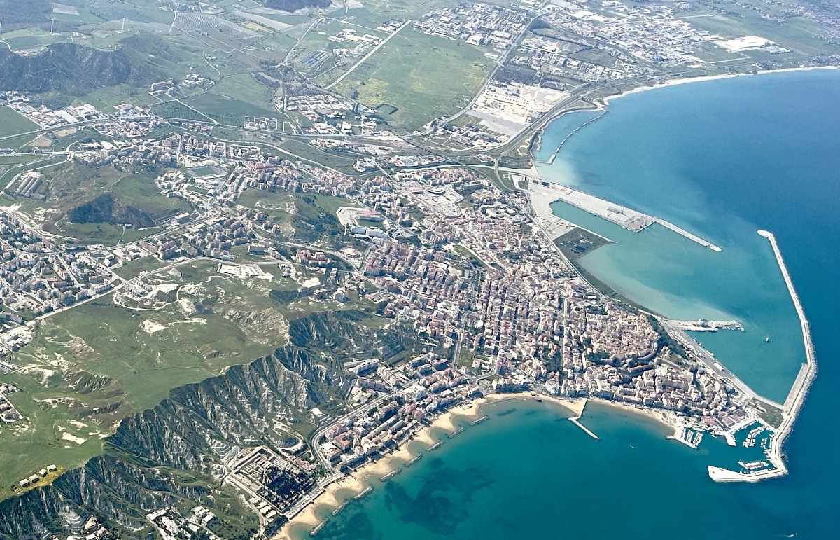 Bonifica SIN di Crotone: tavolo tecnico pubblico l'8 luglio, ENI REWIND presenterà attività e impatti ambientali - 