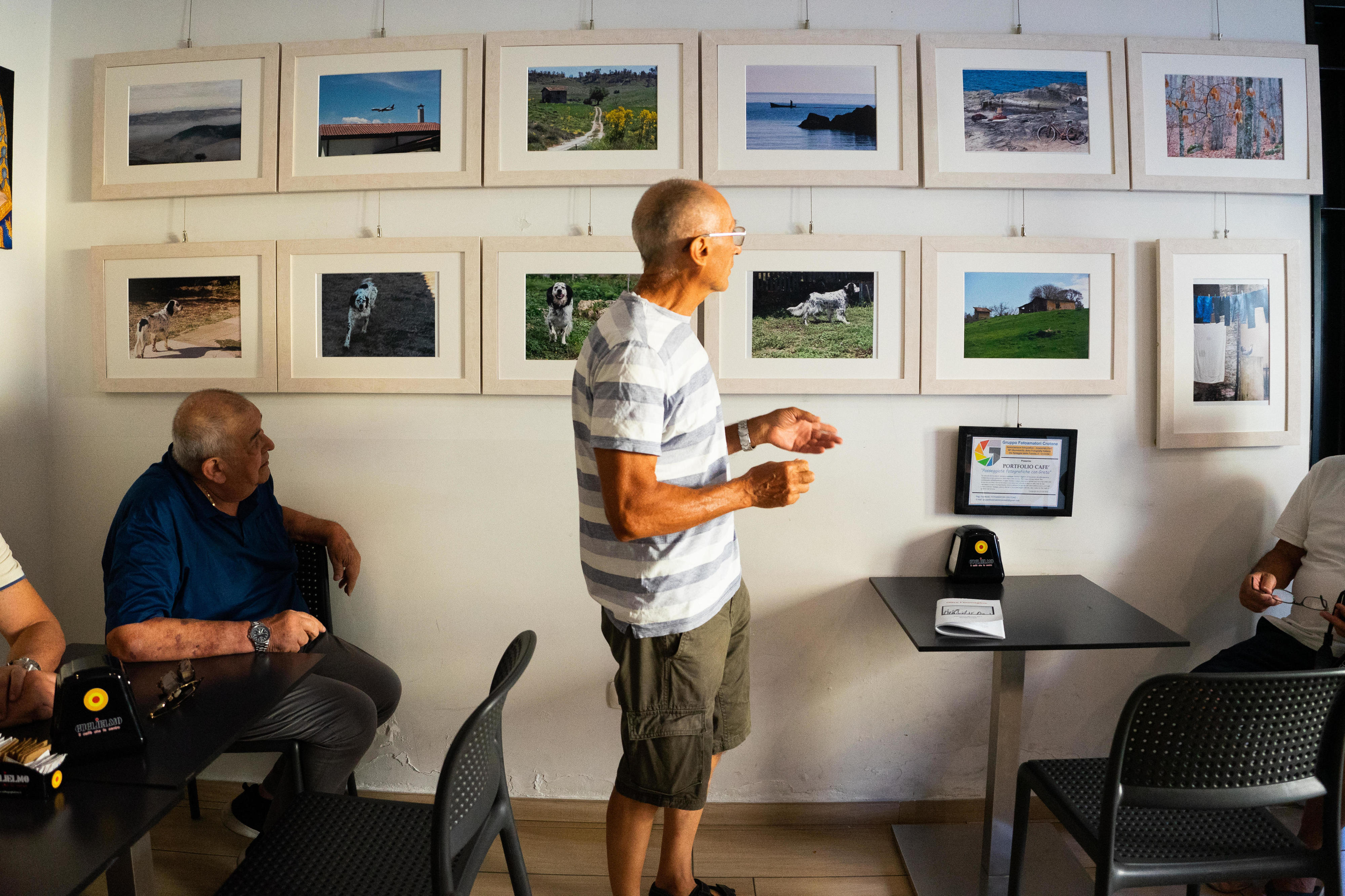 Crotone - “Passeggiate con Greta”: Giuseppe Roberto De Caria presenta la sua mostra fotografica - 