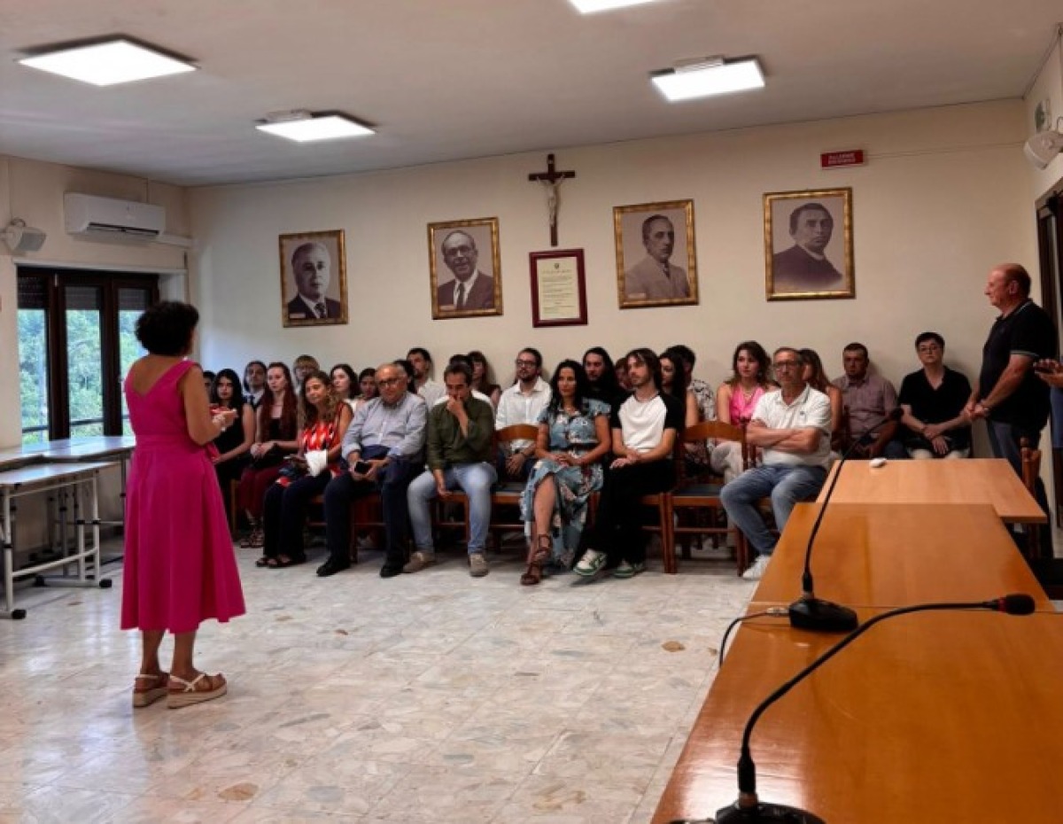 Laino Borgo, svolta la cerimonia di consegna degli Attestati agli Archeologi degli Scavi di Santa Gada - 