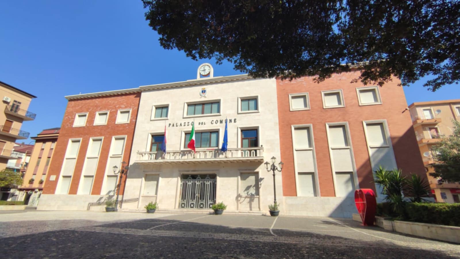 Crotone chiede un Centro Oncologico Regionale: presentata la richiesta ufficiale al Sindaco Voce - 