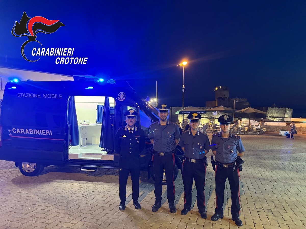 I Carabinieri di Crotone intensificano i controlli con nuova stazione mobile: due arresti - 