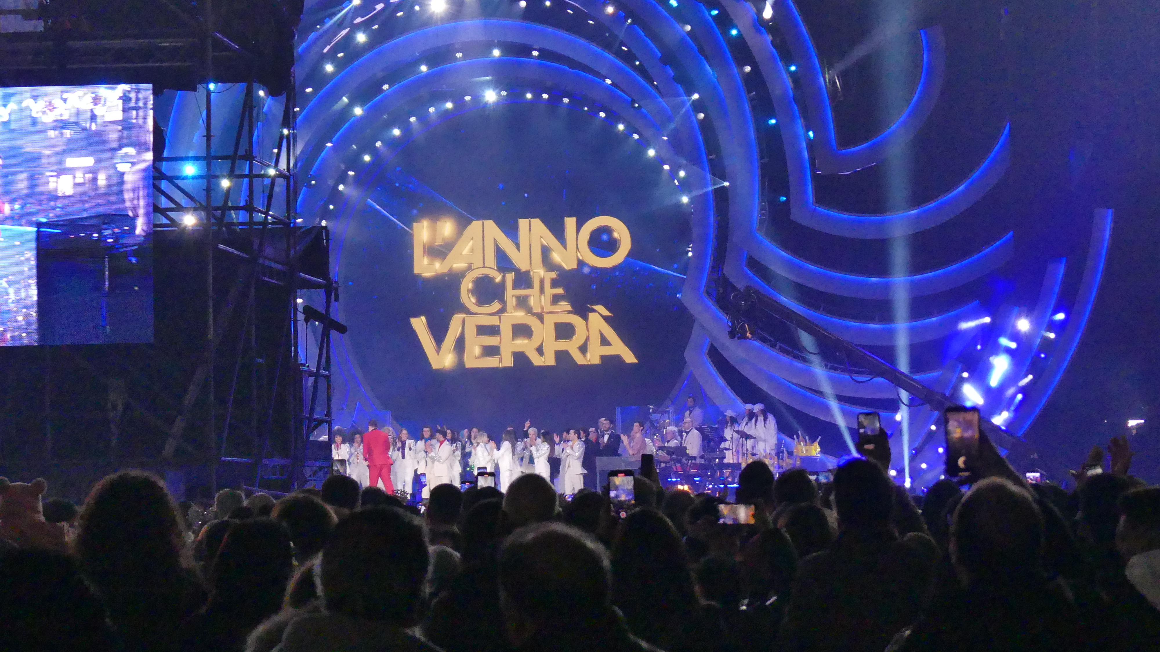 Capodanno Rai 2025 in Calabria, Catanzaro e Cosenza pronte a contendersi la notte più magica  - 