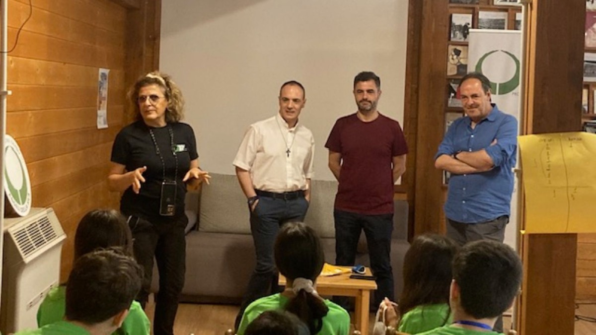 Catanzaro - l camposcuola di "Angeli della Sila", tra prove di Protezione Civile e di ricerca di se stessi nell'appartenenza ad un gruppo - 