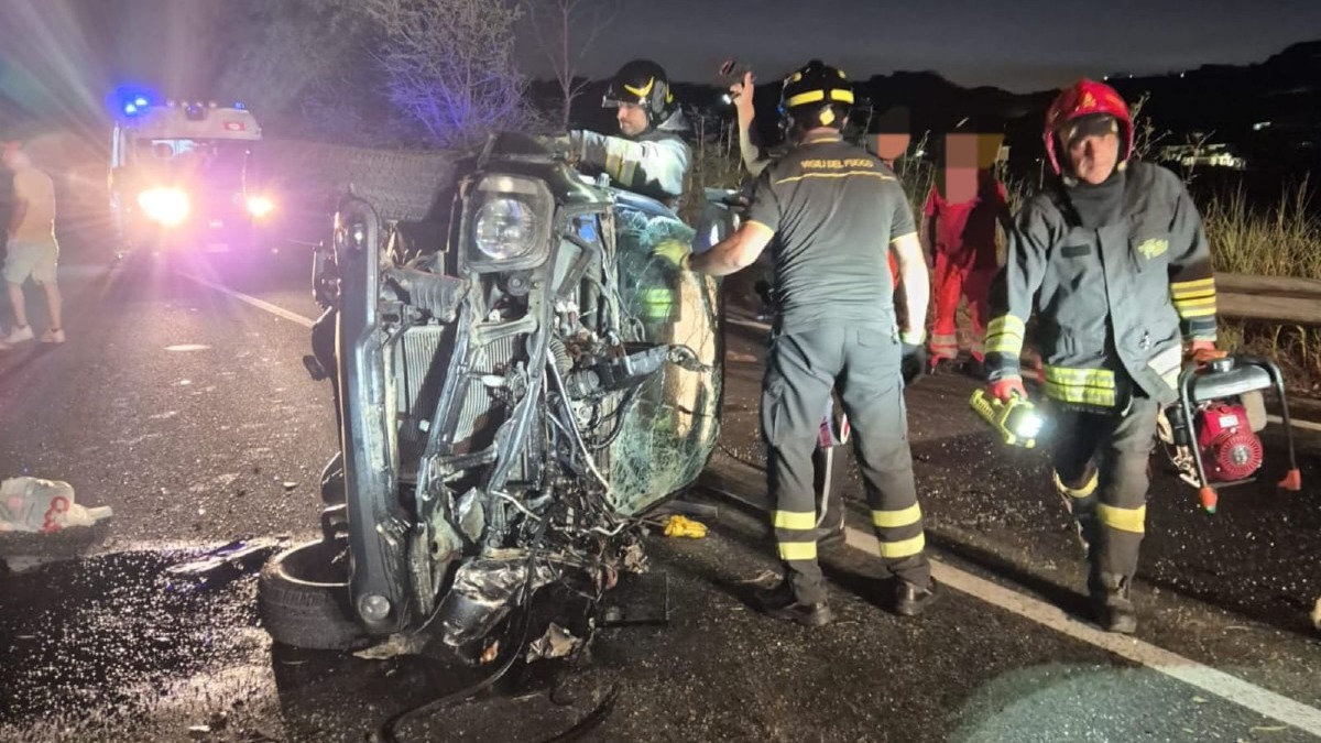 Incidente sulla SS 107 a Rocca di Neto, coinvolto anche un neonato - 