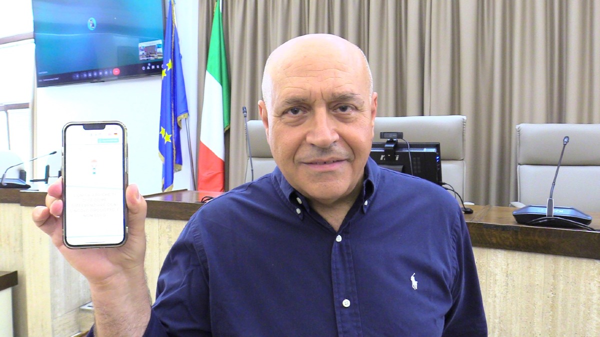 (VIDEO) Crotone lancia Junker: il “tutor digitale” per una raccolta differenziata più semplice ed efficace - 