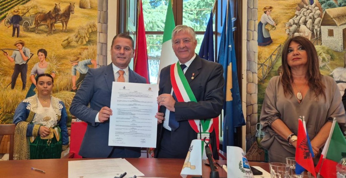 I Comuni di San Demetrio Corone e Lezhë siglano il Patto di Gemellaggio - 