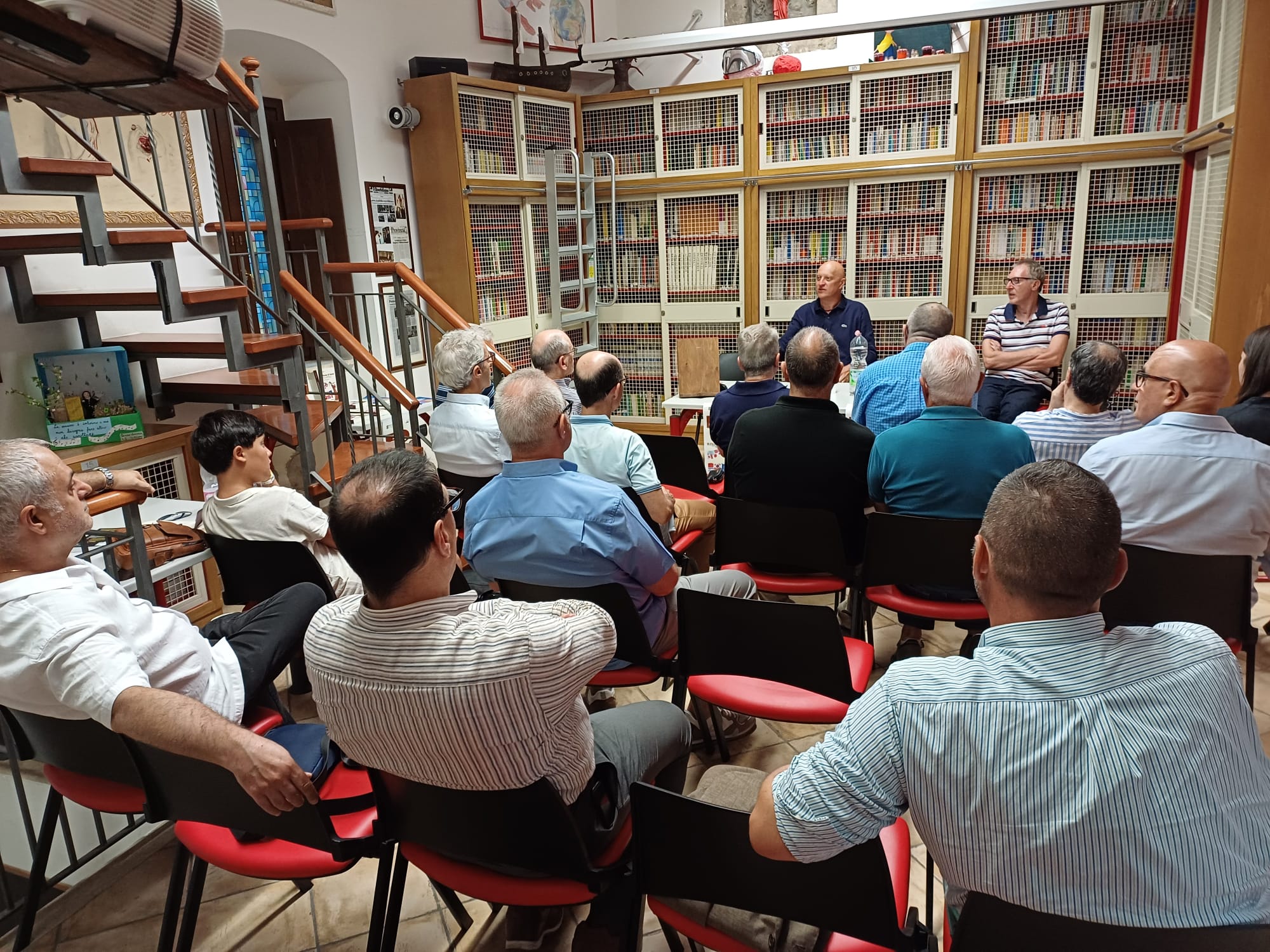 A Crotone si parla di futuro e sostenibilità: Maurizio Milano presenta “Il pifferaio di Davos” - 