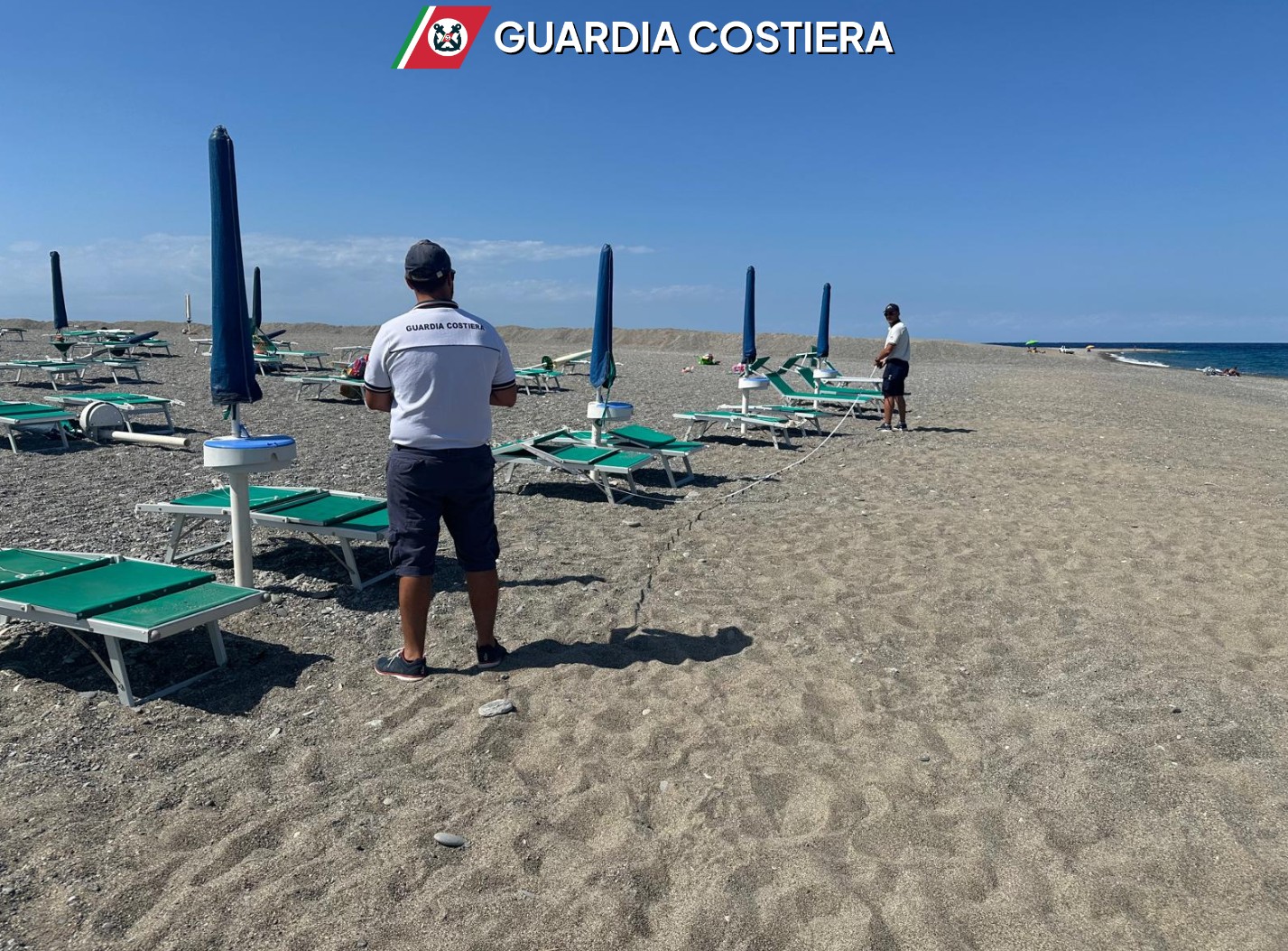 Controlli sulla costa crotonese: sgomberati oltre 4.000 mq di spiagge occupate abusivamente - 