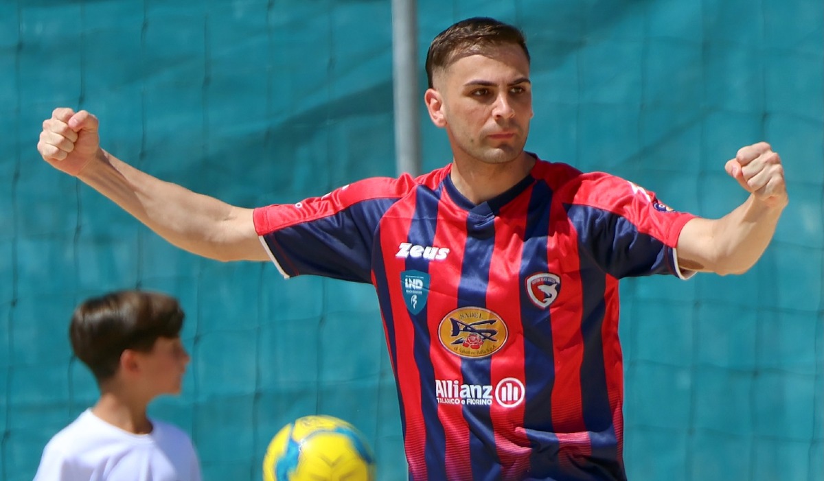 Prima vittoria per la Sakro Crotone: battuto il Brancaleone nel derby calabrese di beach soccer - 
