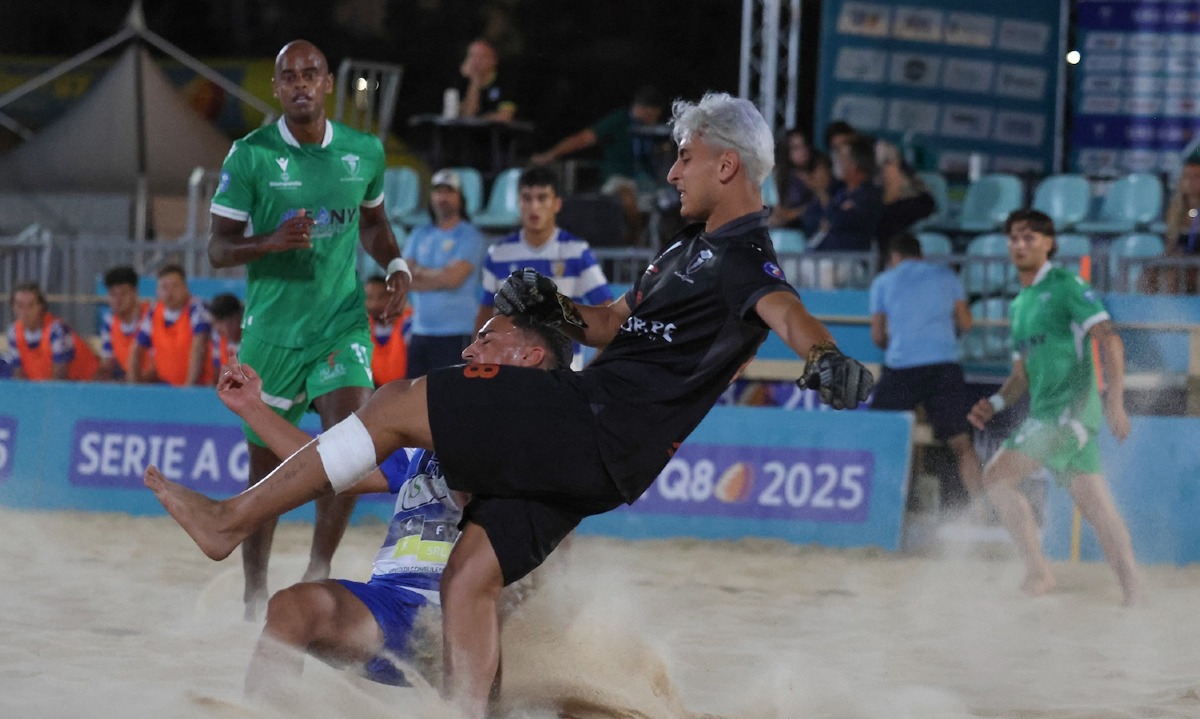 Beach Soccer - Icierre Lamezia da applausi, Terracina battuto e secondo posto agganciato nella Poule Promozione - 