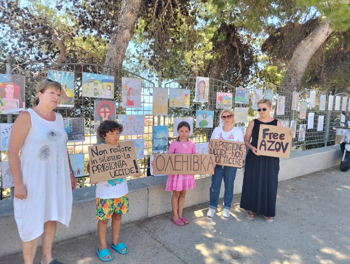 “Disegno. Amo. Credo”: a Crotone la mostra itinerante dei bambini ucraini per la pace - 