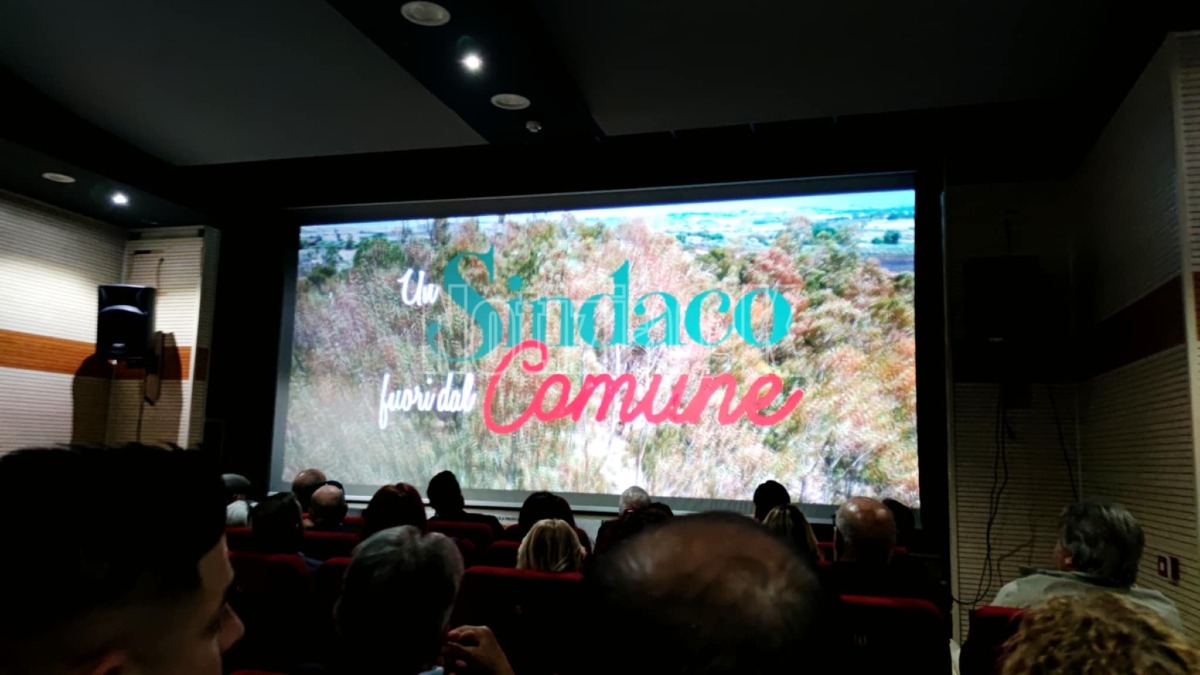 "Un Sindaco fuori dal Comune" di Fabio Mancuso arriva su Amazon Prime Video - 