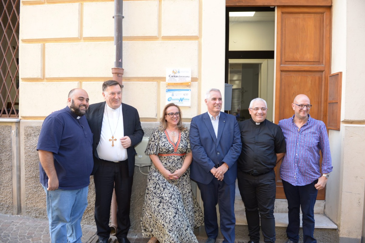 Catanzaro - Inaugurata la sede di "Comunità Nuova" - 