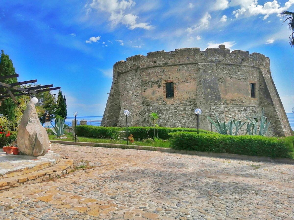 Prevenzione gratuita a Torre Melissa: screening per il Tumore al Colon e al Collo dell'Utero - 