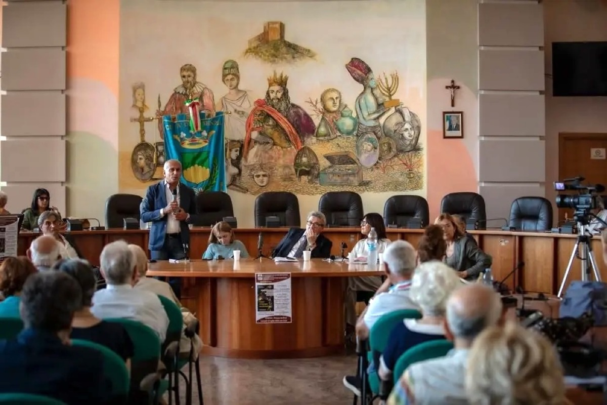 Cosenza - Presentato in Commissione Cultura il libro di Francesco Capocasale “Pagine di impegno meridionalistico” - 